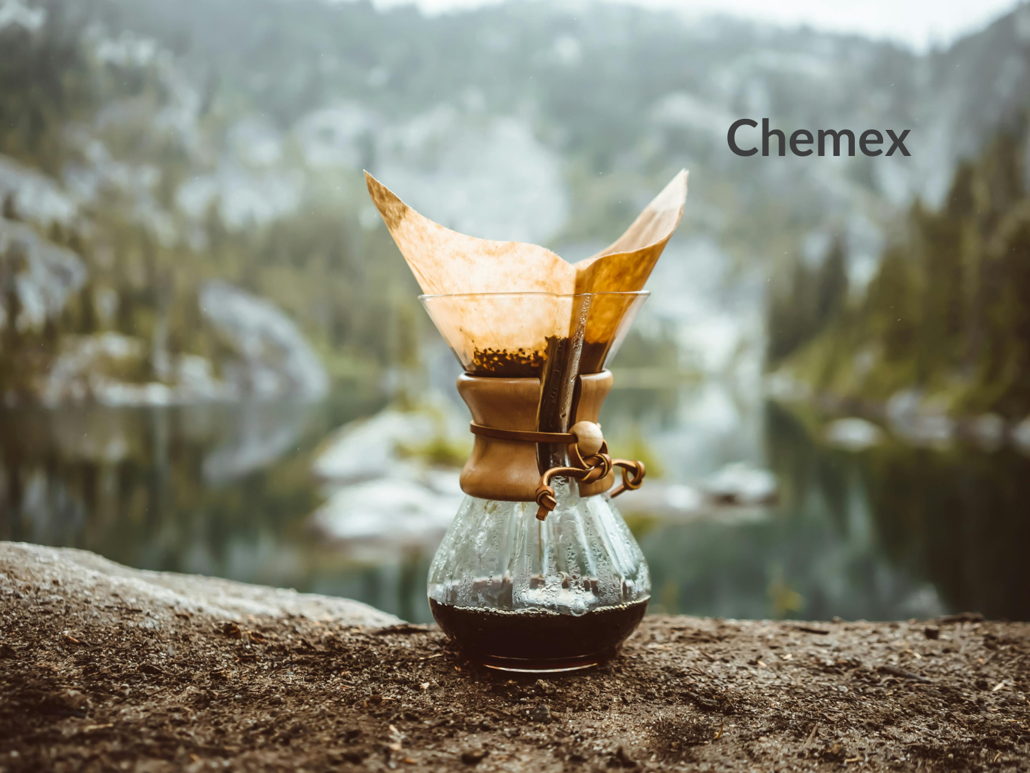 Aprenda a preparar café na Chemex com dicas da Verena Café: passo a passo, benefícios, história, harmonizações e uma receita especial com chocolate.