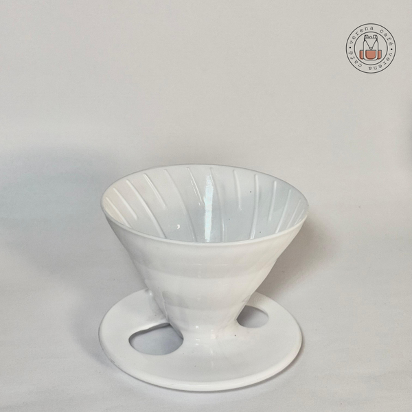 Comece o dia com um café que respeita cada detalhe da torra. O V60 transforma o preparo em um momento de pausa e cuidado